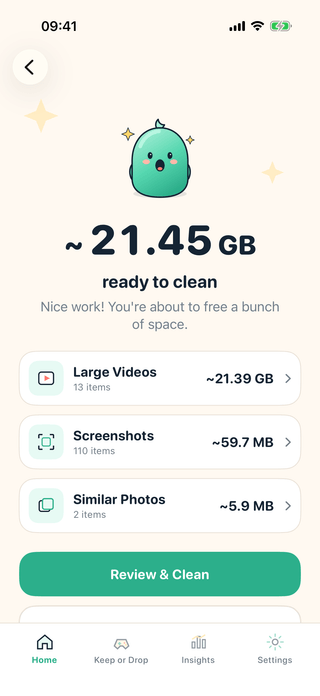 BooClean scan results on iPhone: about 21.45 GB ready to clean, broken down into large videos, screenshots and similar photos.